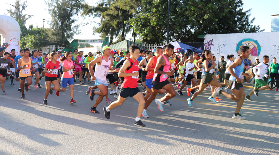 Más de 300 corredores participaron en la 1ª Carrera Atlética Guelaguetza 2019