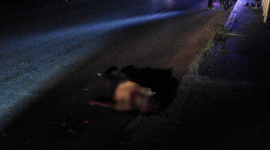 Auto le tritura la cabeza a peatón sobre riberas del río Salado