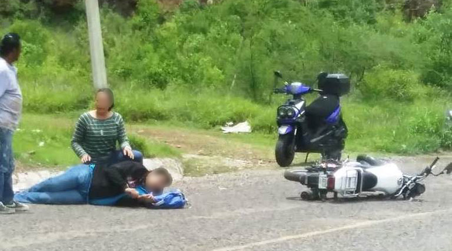 Motociclista derrapa en el asfalto en la carretera Huajuapan-Tehuacán | El Imparcial de Oaxaca
