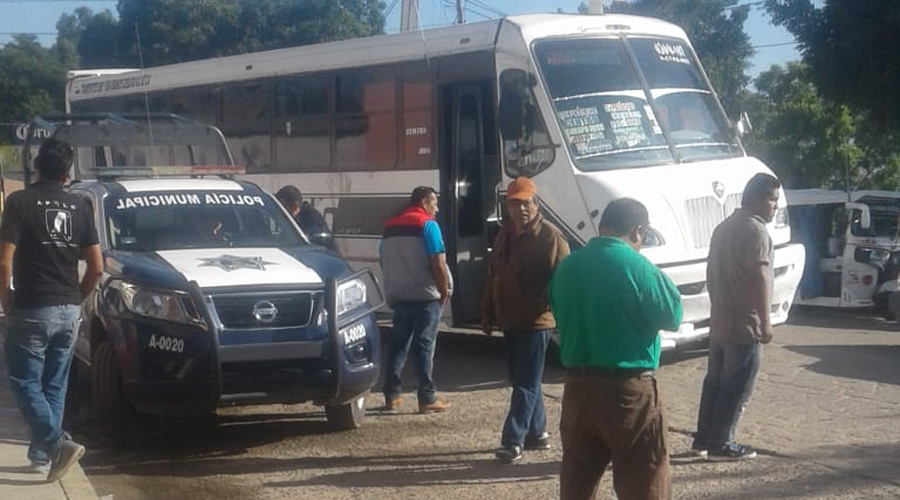 Por choque, mototaxistas bloquean el puente de San Jacinto Amilpas | El Imparcial de Oaxaca