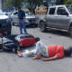 Mujer es arrollada en su motoneta en Avenida Ferrocarril