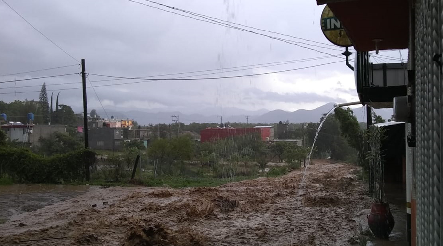 Lluvias torrenciales  inundan calles de Huajuapan