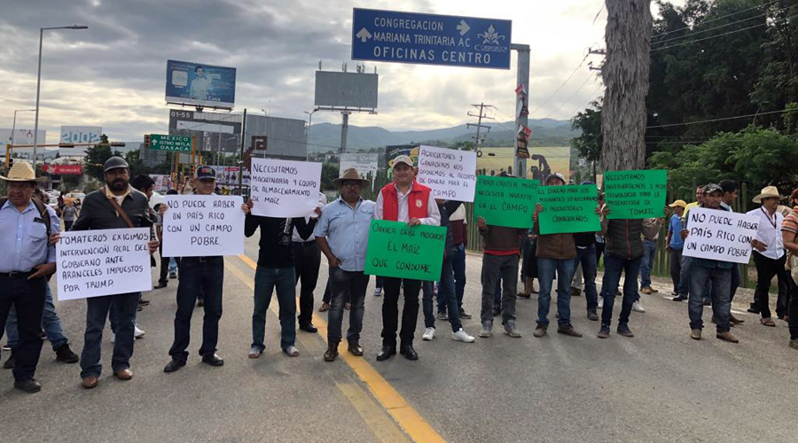 Agricultores de Oaxaca bloquean crucero del aeropuerto | El Imparcial de Oaxaca