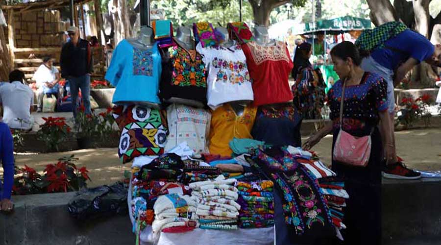 Artesanías chinas ganan calles y ventas en Oaxaca