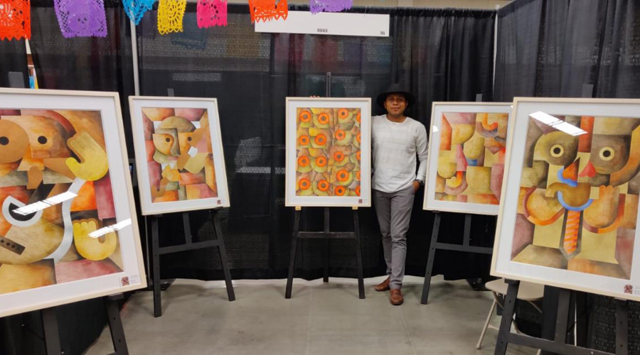 Artista oaxaqueño expone sus obras en McAllen Texas