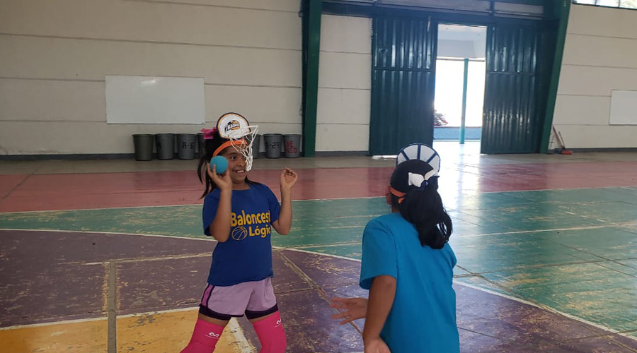 Inicia campamento de aprendizaje en el Campamento Internacional Baloncesto