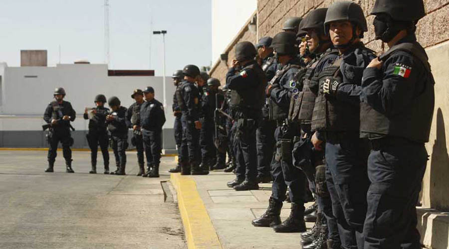 Policía Estatal se va a paro en Oaxaca