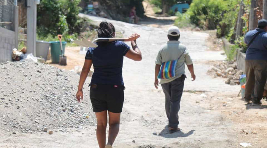 Colonias rezagadas de Salina Cruz, buscan tener mejores servicios