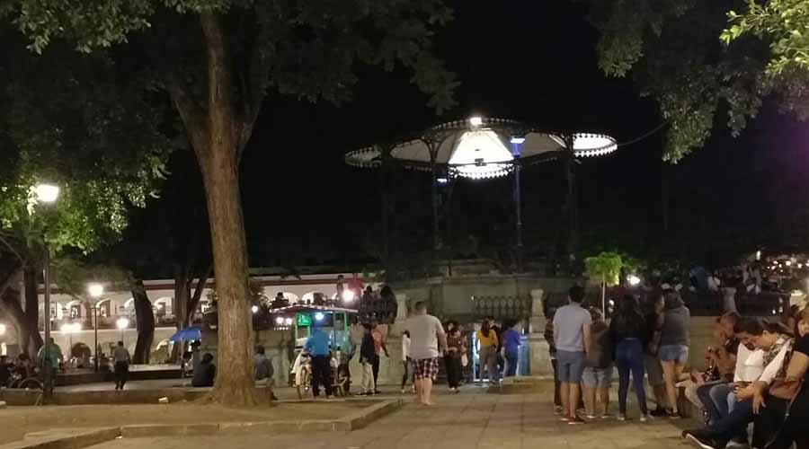 Desatienden iluminación del kiosco del Zócalo de Oaxaca | El Imparcial de Oaxaca