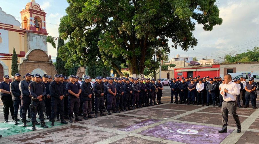 Anuncia Dante Montaño aumento salarial a policías de Santa Lucía | El Imparcial de Oaxaca