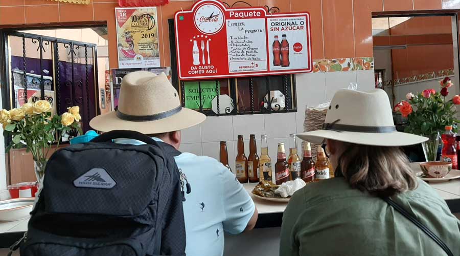 Prestadores de servicios y comerciantes “hacen su agosto” con turistas en Oaxaca