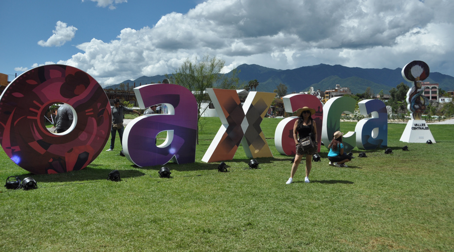 Visitantes nacionales e internacionales reconocen atractivos turísticos de Oaxaca