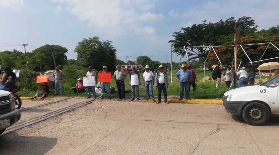Bloquean vías férreas en protesta por el megaproyecto interoceánico del Istmo | El Imparcial de Oaxaca