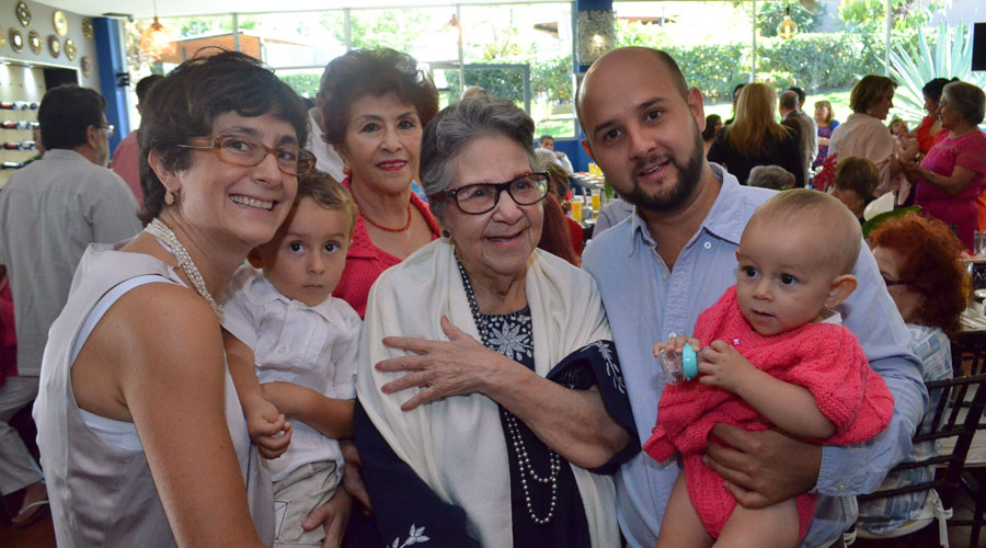 Doña Sarita cumple 90 años