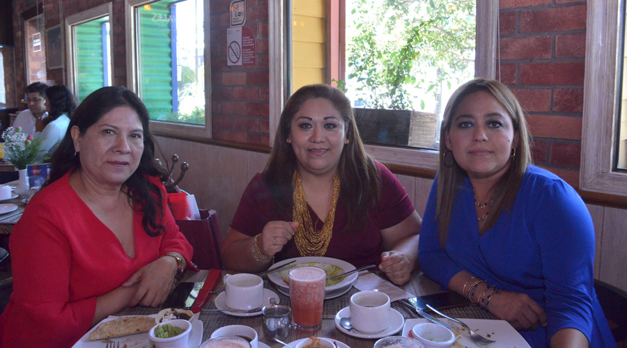 Buenos deseos regalan amigas a Paty, por su cumpleaños | El Imparcial de Oaxaca