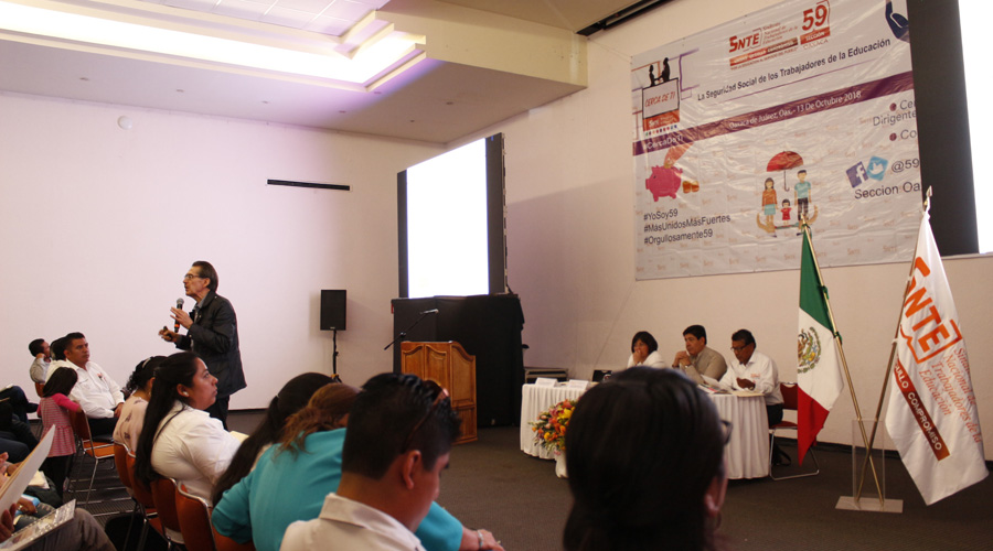 Capacitan a docentes de Sección 59 de Oaxaca en nuevo modelo educativo | El Imparcial de Oaxaca