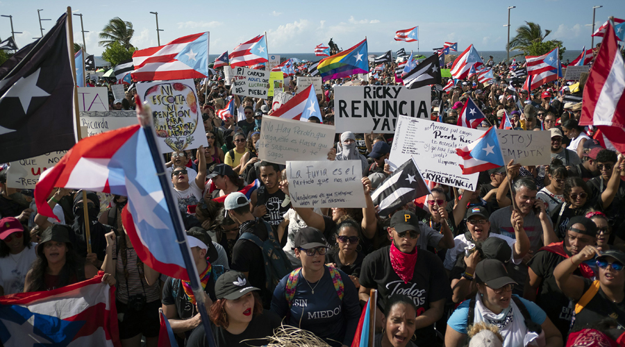 Protestas masivas por renuncia de gobernador de Puerto Rico terminan en disturbios | El Imparcial de Oaxaca