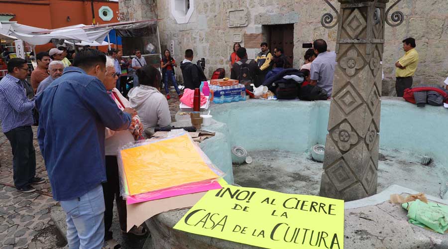 Paristas reabren Casa de la Cultura; niegan acceso a director | El Imparcial de Oaxaca