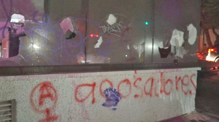 Pide SMO diálogo a feministas tras daños a edificio | El Imparcial de Oaxaca