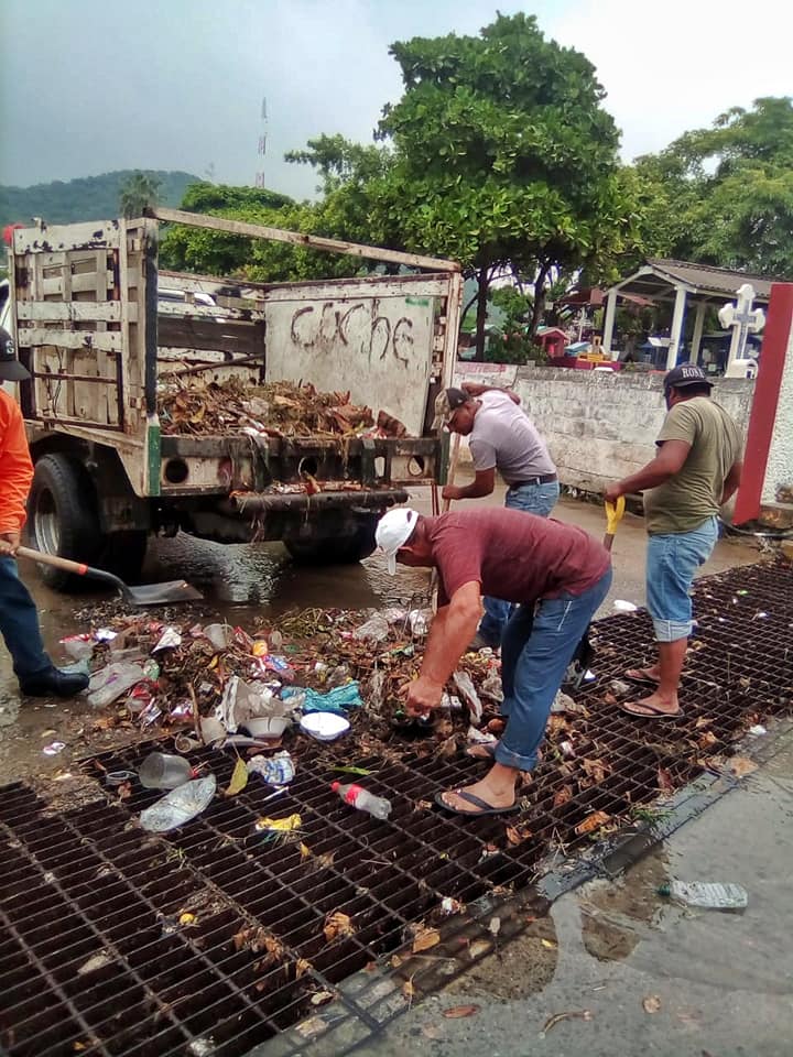 Basura en las calles causa inundaciones en Salina Cruz | El Imparcial de Oaxaca