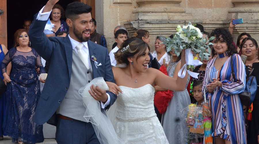 Se unen en matrimonio Héctor y Mildret