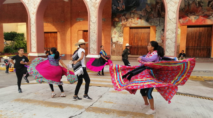 200 parejas bailarán el Jarabe Mixteco