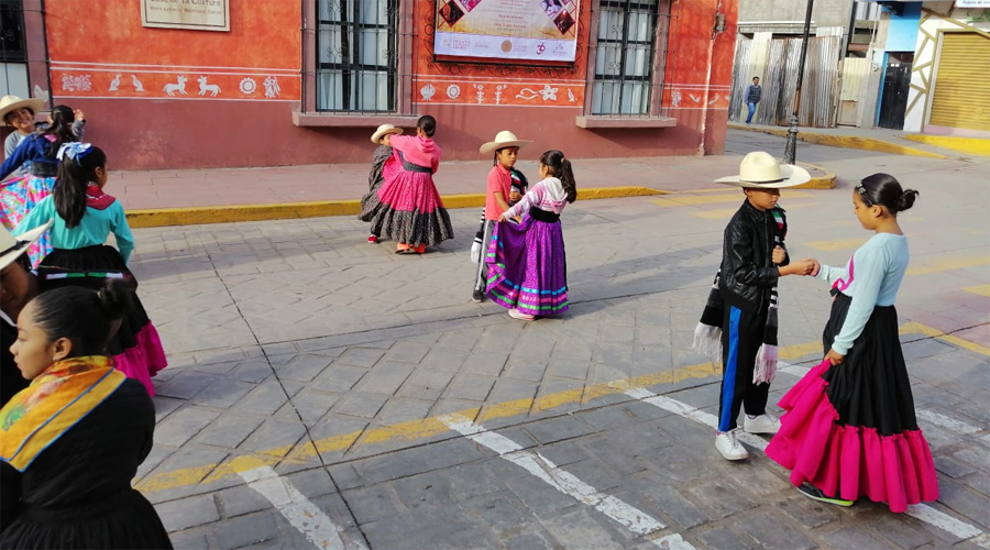 200 parejas bailarán el Jarabe Mixteco