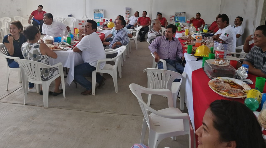 Festejan el Día del Bombero en San Pedro Mixtepec