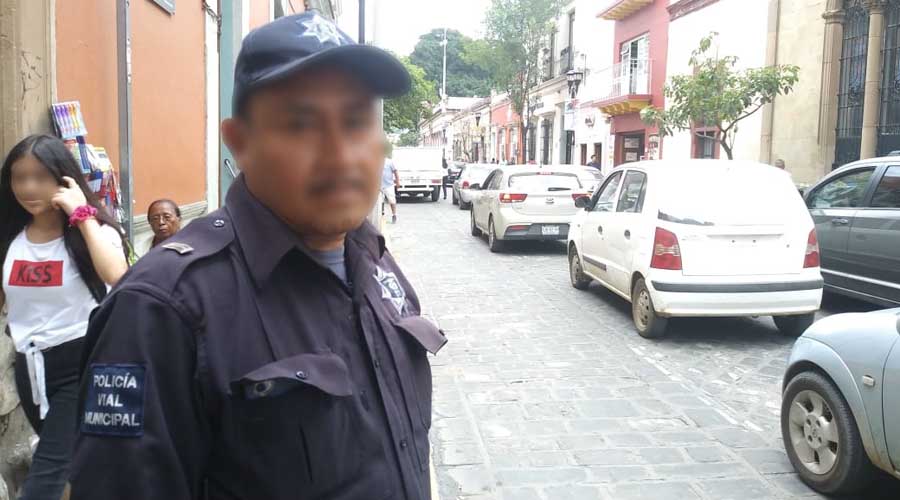 Reconocen honestidad de policía vial municipal de Oaxaca de Juárez