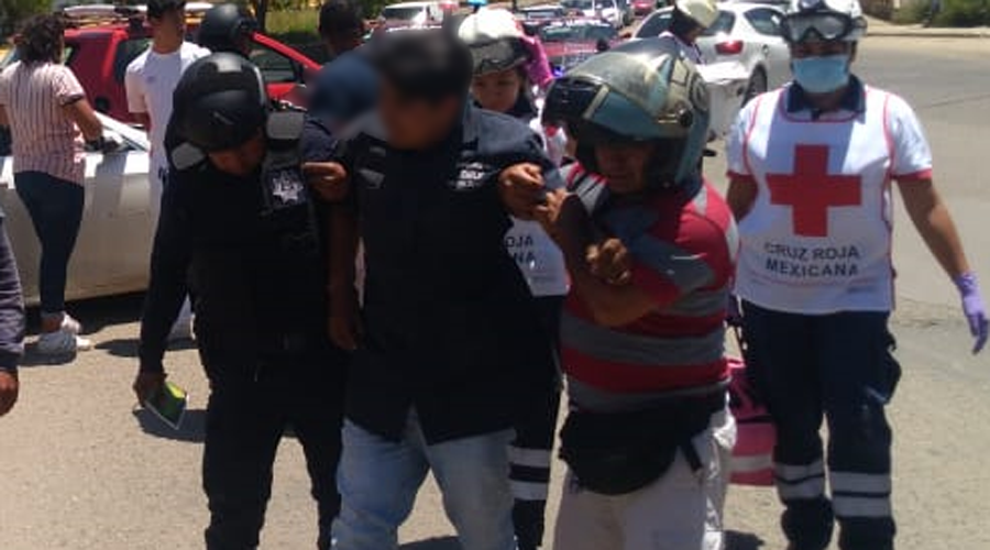 Mujer embiste a motociclista en Xoxocotlán