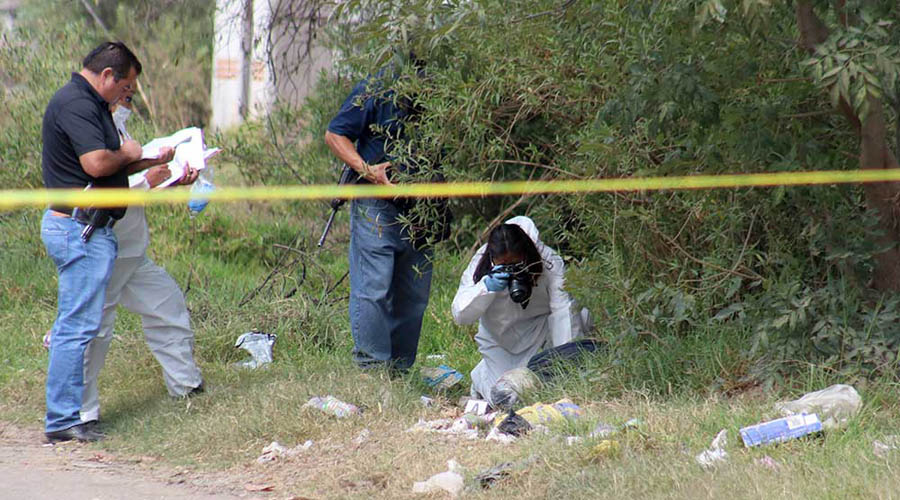 Hallan cadáver envuelto en plástico, atado de pies y manos | El Imparcial de Oaxaca
