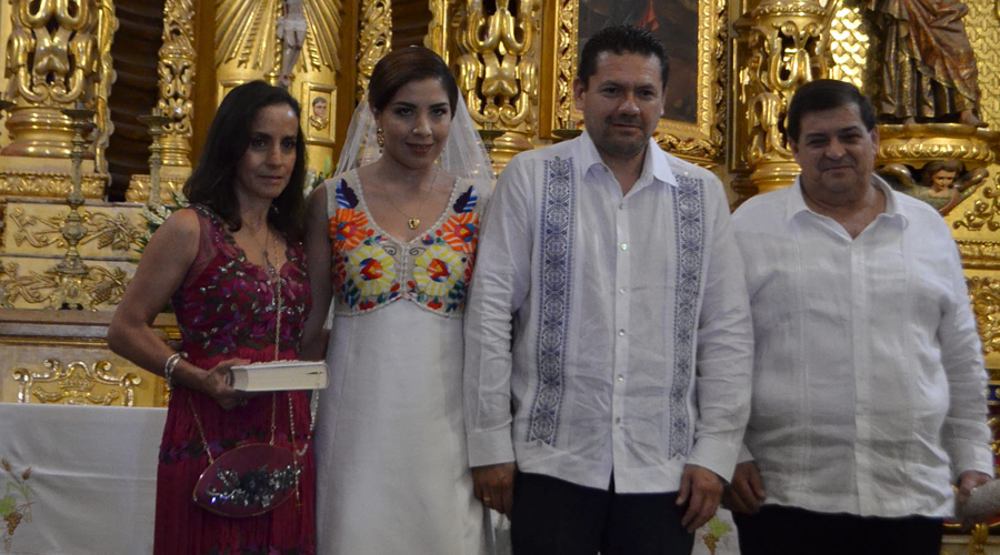 Bendicen su amor con ceremonia en Santo Domingo