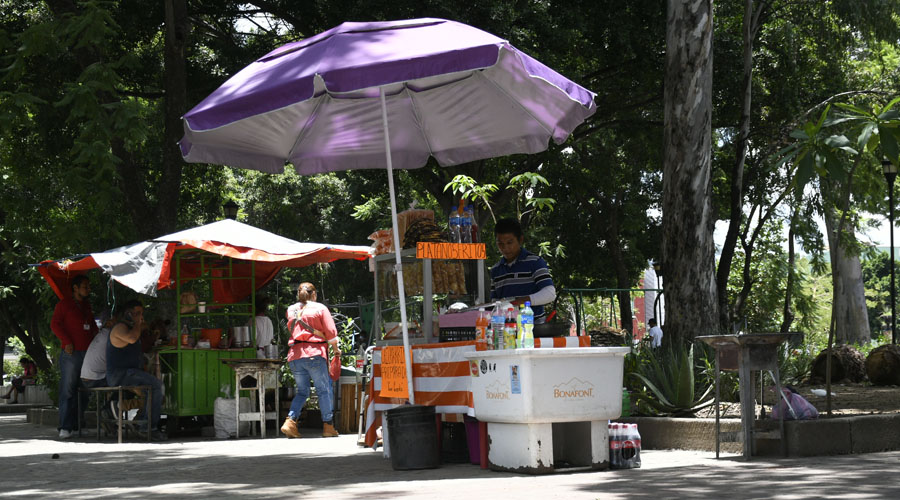 Aumentan los puestos ambulantes en Oaxaca