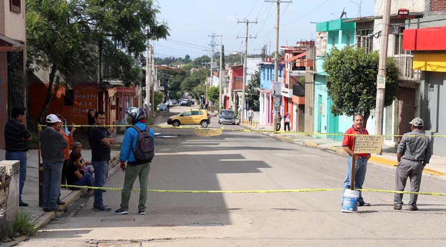 Sin reparación las calles de Santa Lucía del Camino, Oaxaca