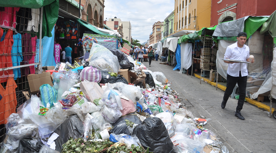 Cada vez más basura en los mercados de Oaxaca