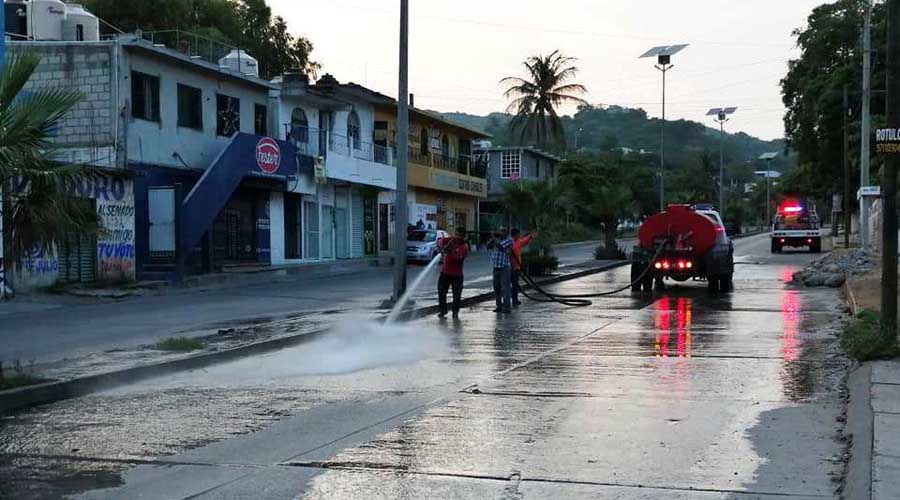 Contrarrestan problema de aguas negras en Salina Cruz