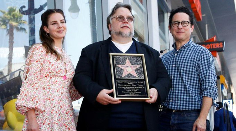 Video: Devela Guillermo del Toro su estrella en el Paseo de la Fama de Hollywood | El Imparcial de Oaxaca