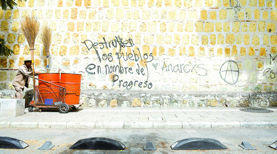 Urge legislar y evitar deterioro por grafitis en edificios del Centro Histórico
