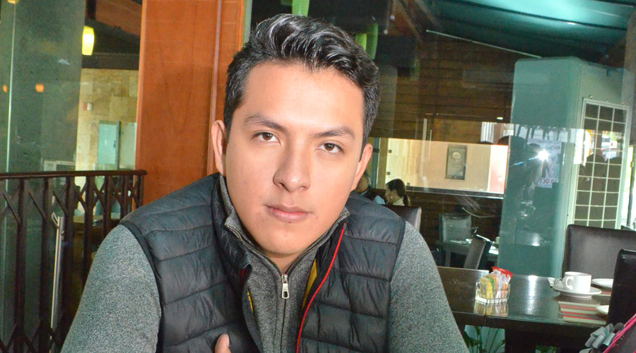 Emiliano Carrasco celebra su cumpleaños en pareja | El Imparcial de Oaxaca