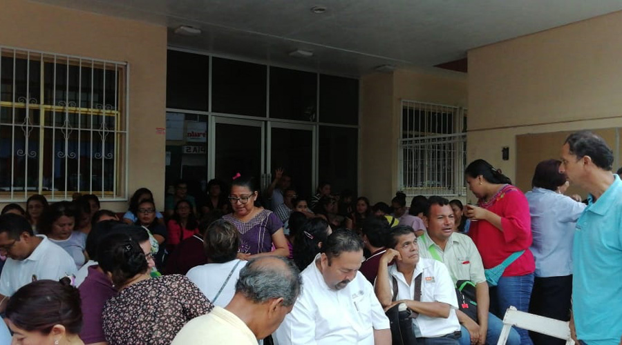Empleados de salud piden pago de ahorro | El Imparcial de Oaxaca