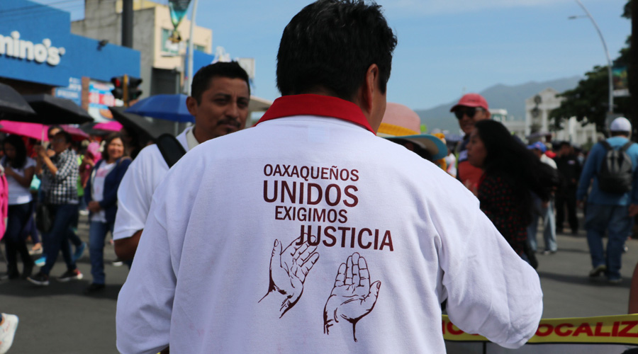 Marcha Sección 22 de Oaxaca contra la desaparición forzada