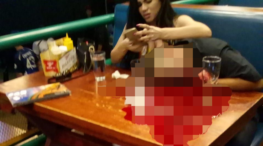 Video: Ejecutan a hombre frente a su familia en un restaurante