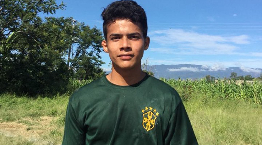 Joven futbolista sueña con ser profesional | El Imparcial de Oaxaca