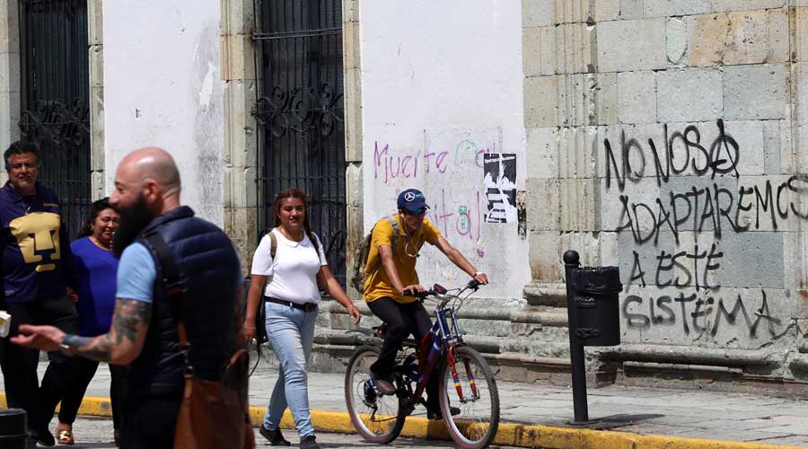 Por pintas y grafitis, registra daños el Centro Histórico de Oaxaca