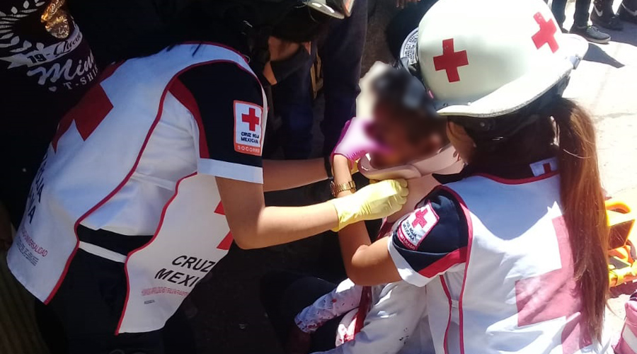Menores se impactan contra poste en San Juan Chapultepec