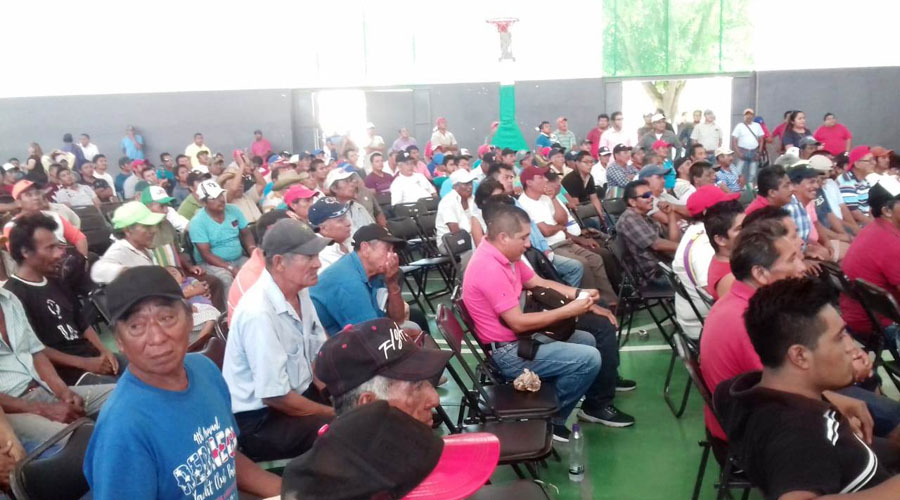 Pescadores de Salina Cruz reciben apoyos del programa BIENPESCA