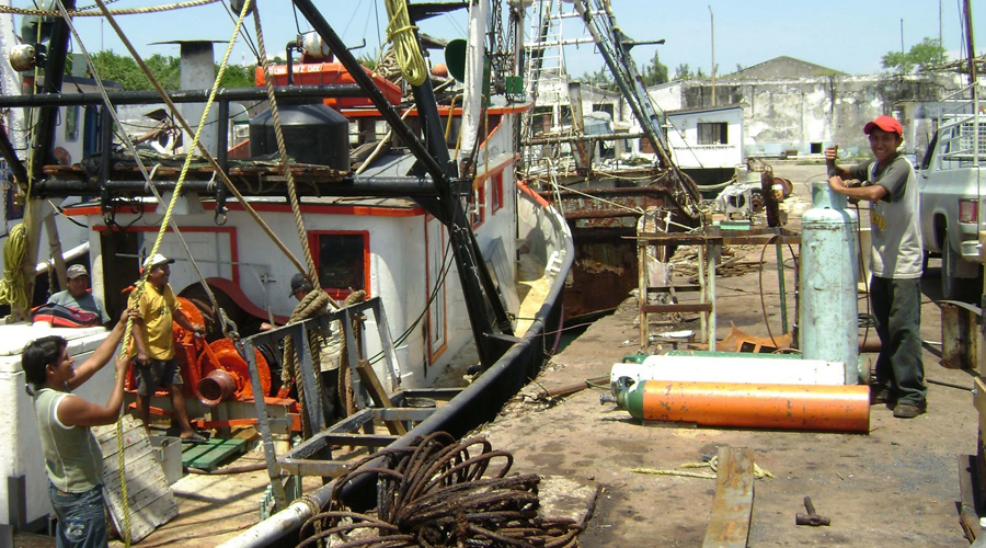 Sin recursos, sector pesquero de altamar