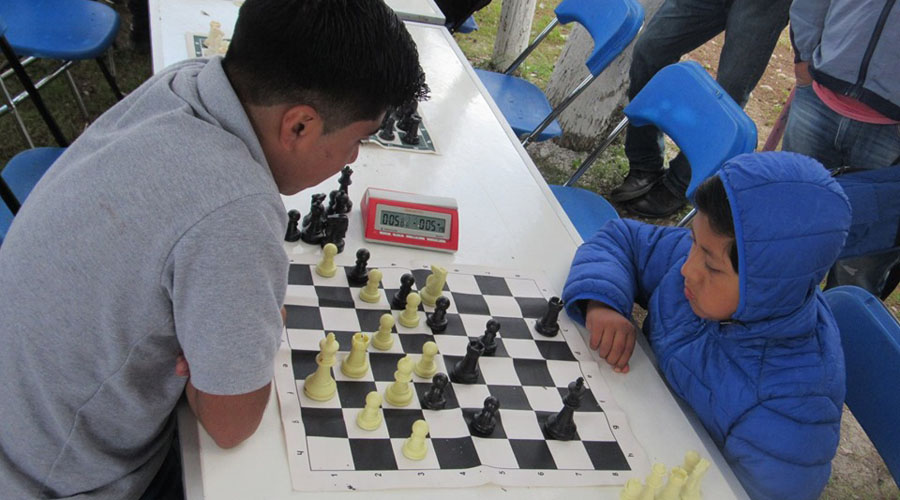 Disputan Torneo Mixto de ajedrez