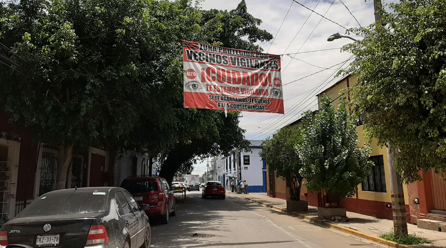 Vecinos se organizan para vigilar las principales calles de Oaxaca