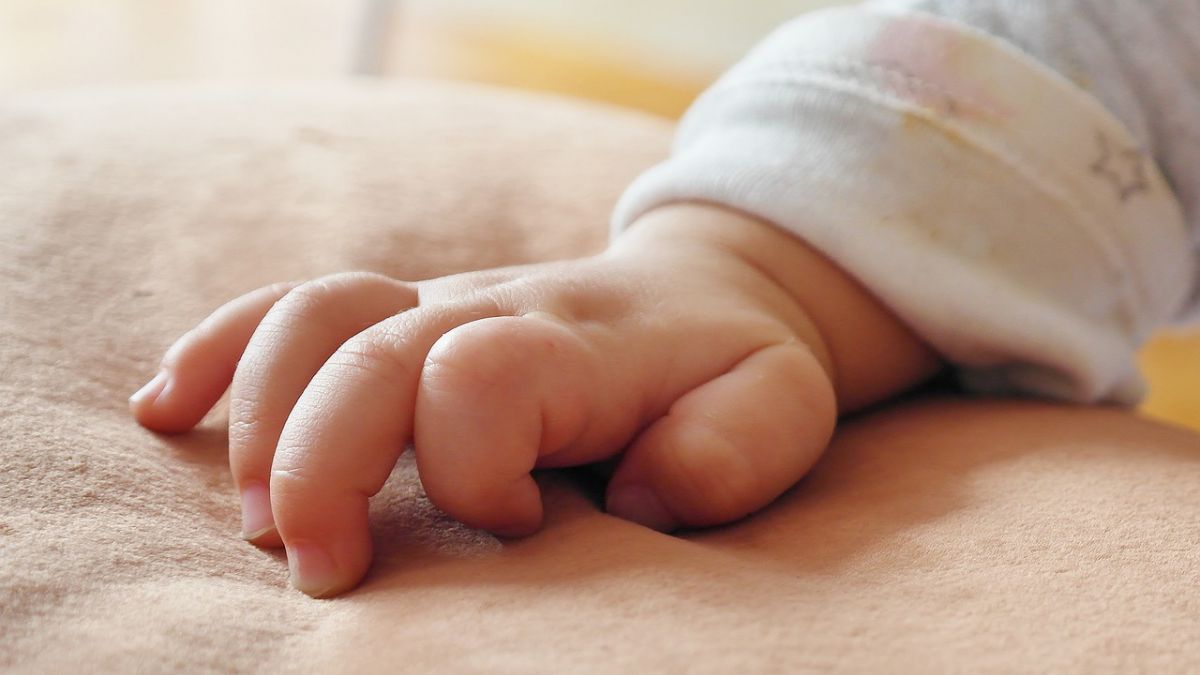 Sufre bebé muerte súbita cuando su madre trabajaba; la condenan en Uruguay
